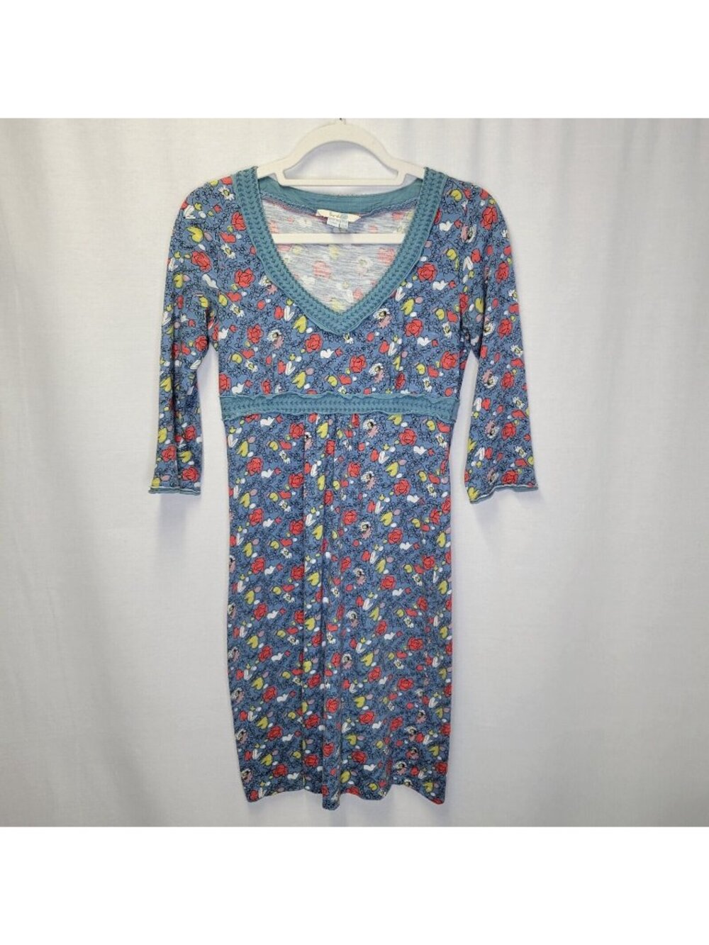 Boden Women's Size 2 Dress Blue Flowers Knee Length 3/4 Sleeve V Neck